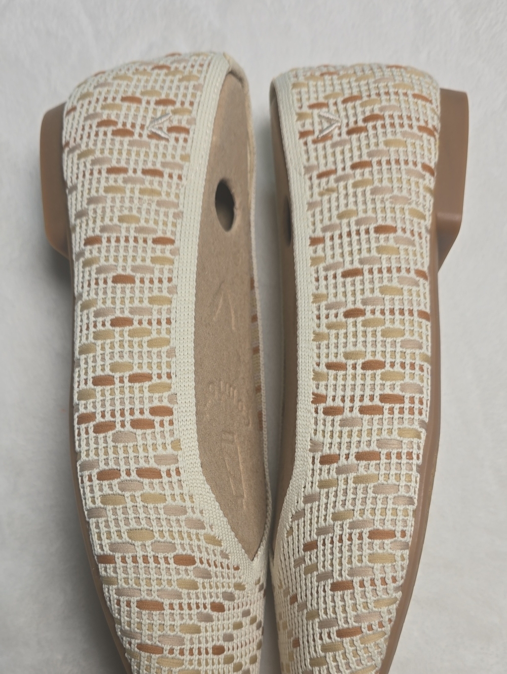 Vivaia Margot Square Toe V Cut Flats Woven Size  8. - Picture 5 of 5